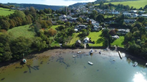 Water Edge House & Boathouse - With Swimming Pool